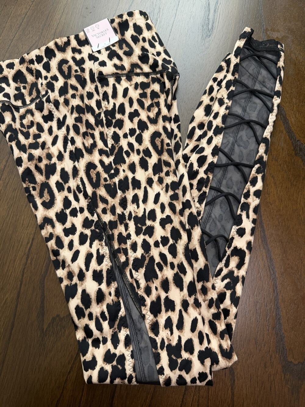 NEW Victoria’s Secret Soft Incredible Essentials leggings Leopard Print 4 Long